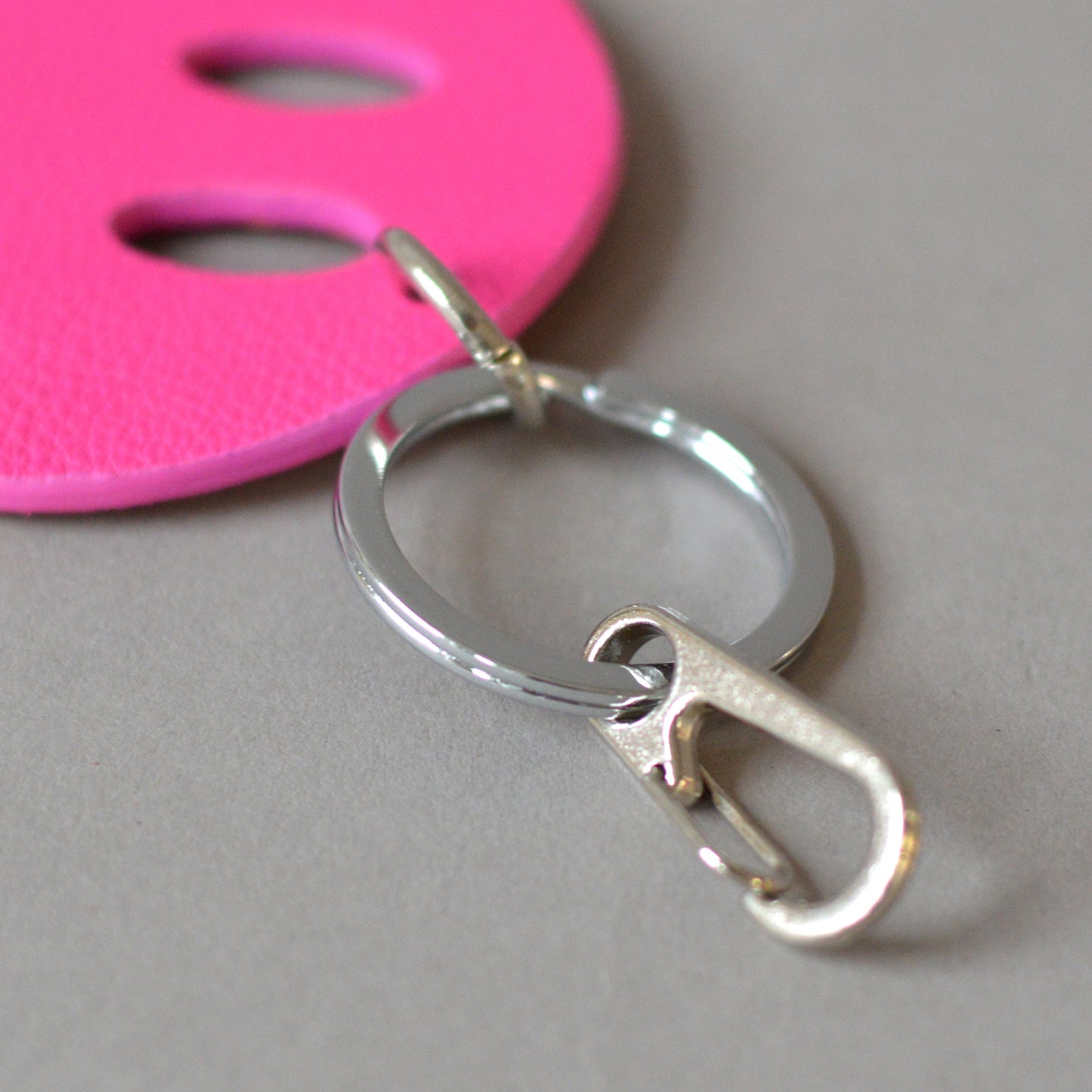 Happy Key Ring Pink Silver