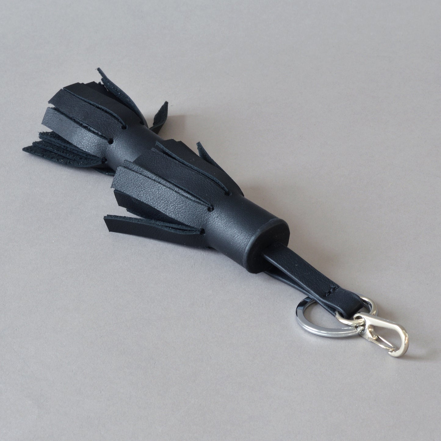 Twin Tassel Key Ring Black