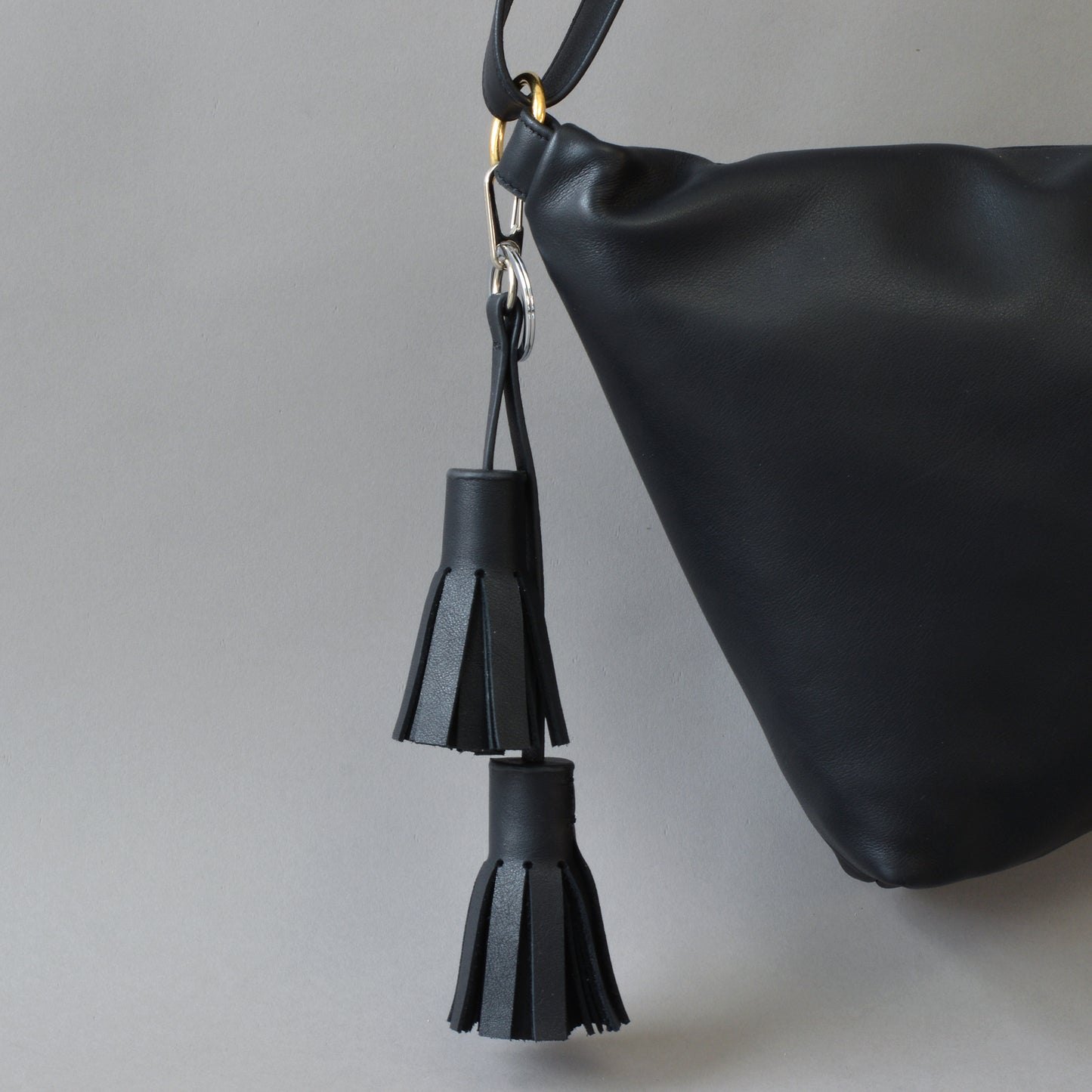 Twin Tassel Key Ring Black