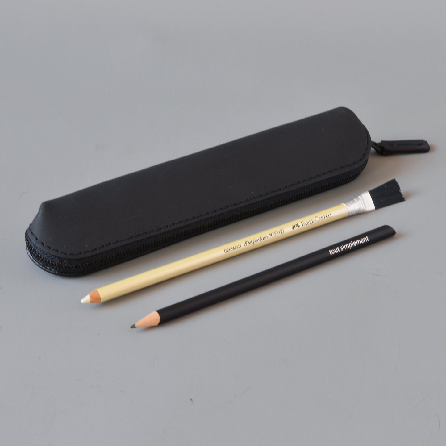 Pencil Case Curve Black