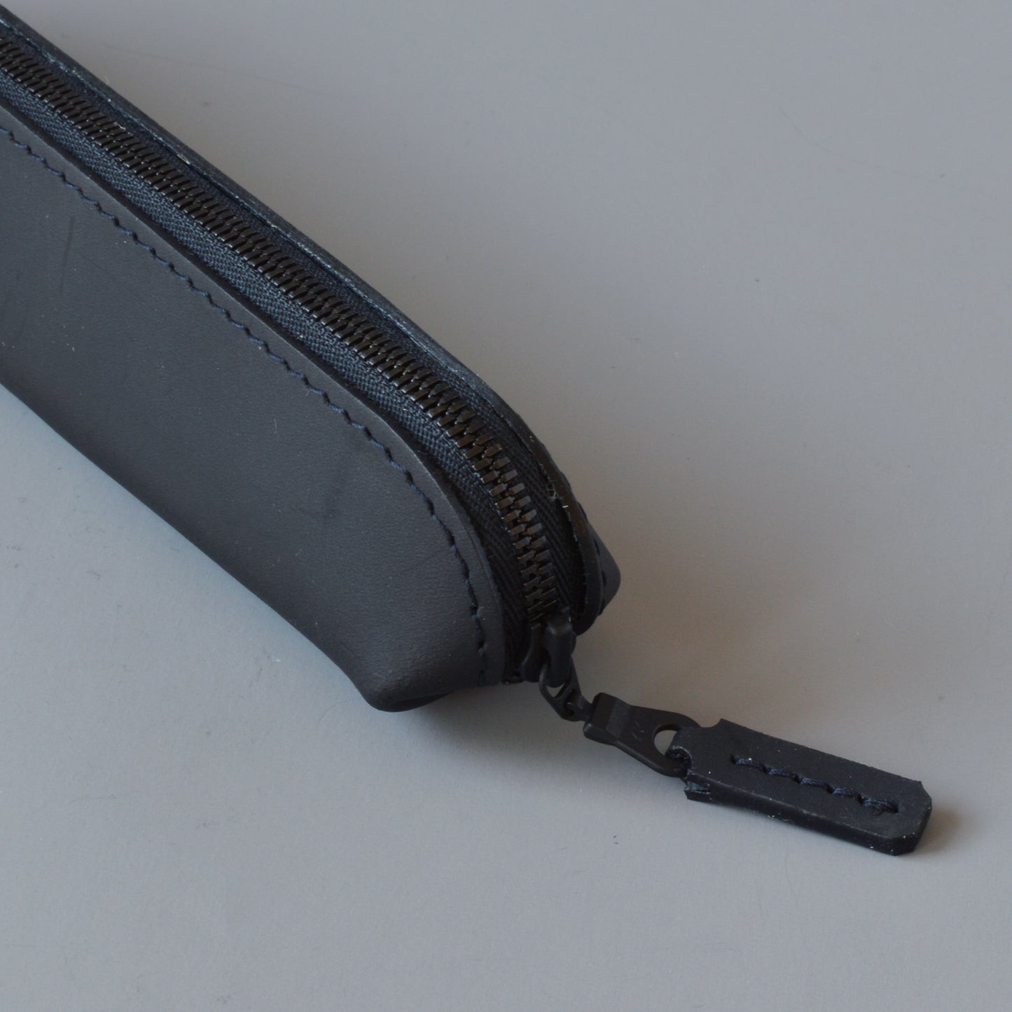 Pencil Case Curve Black