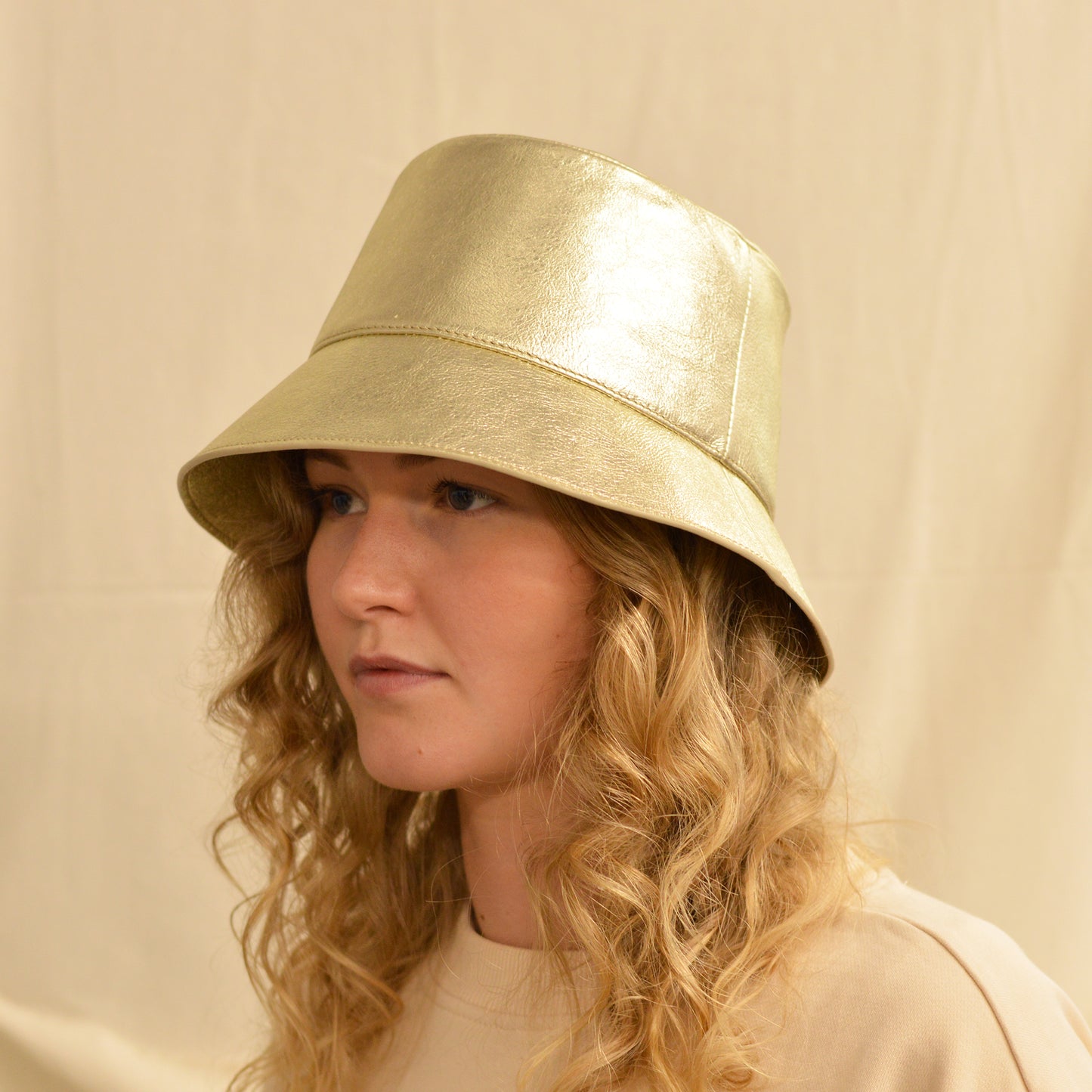 Bucket Hat Gold